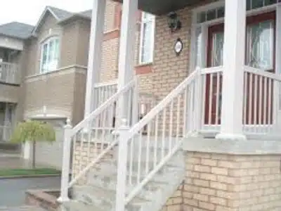 Columns 3